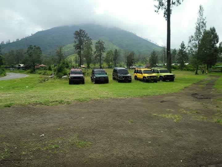 Kalian bisa menggunakan sewa jeep Banyuwangi untuk explore Kawah Ijen Baluran dan Sukamade